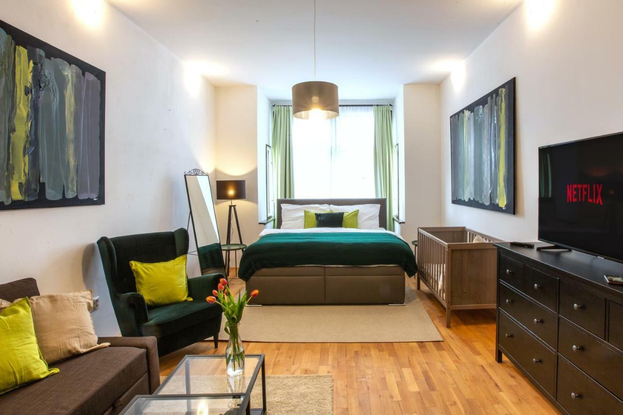 Modern Family Apt. With Central Square Entrance Hradec Králové Exterior foto
