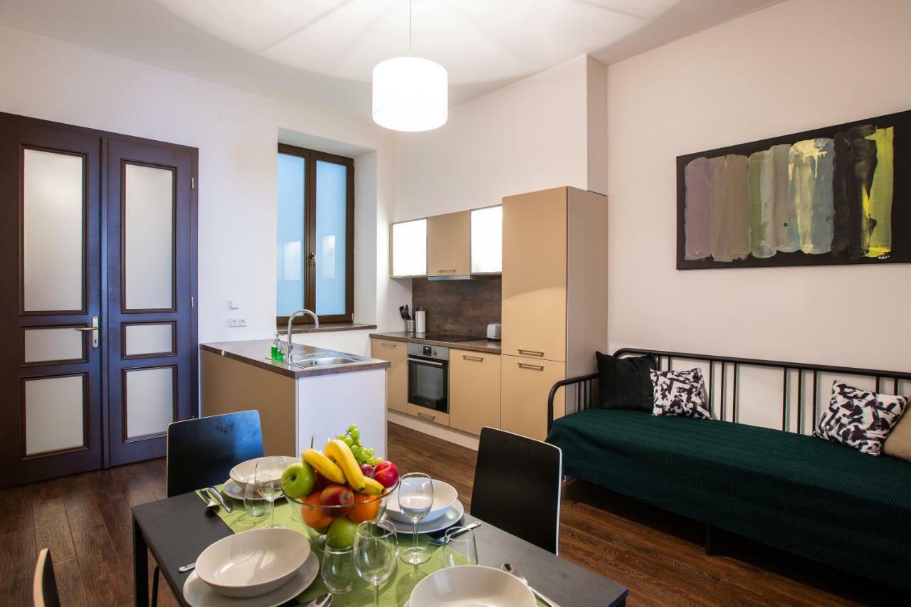 Modern Family Apt. With Central Square Entrance Hradec Králové Exterior foto